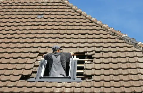 Pose de velux - Saint-Laurent des Vignes